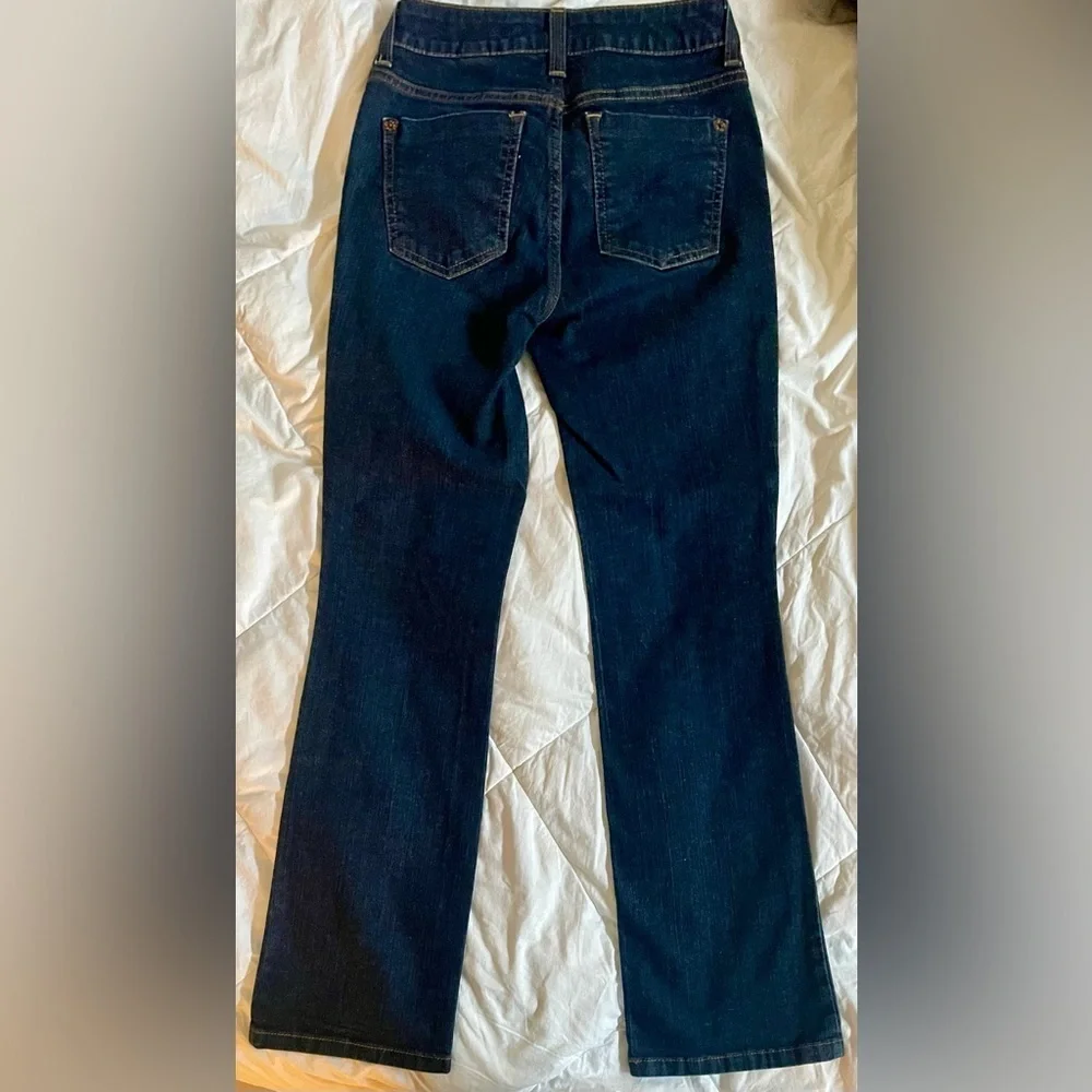 DKNY jeans, size 2s/c (juniors) dark denim - Picture 4 of 4